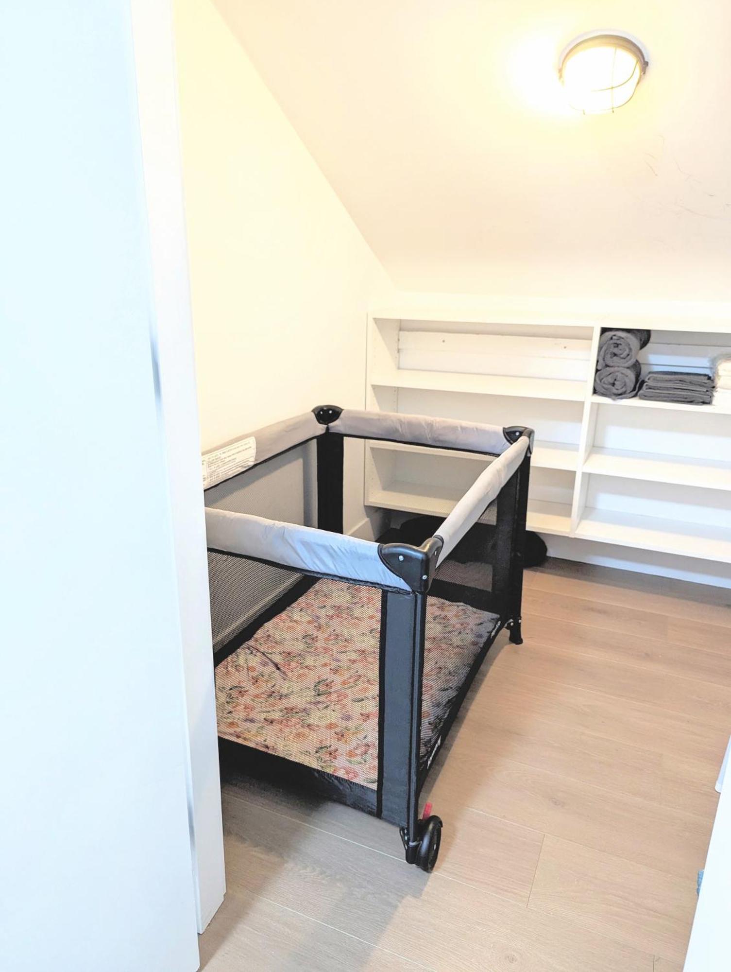 Centrally Located, Modern, 2 Bedroom Home Vancouver Dış mekan fotoğraf